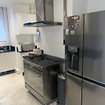 2 Bedroom Appartement Champs Elysee