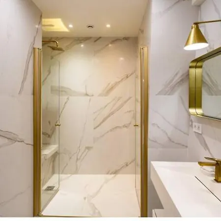 2 Bedroom Champs élysée *