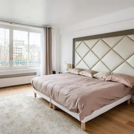 2 Bedroom Champs élysée Appartamento *