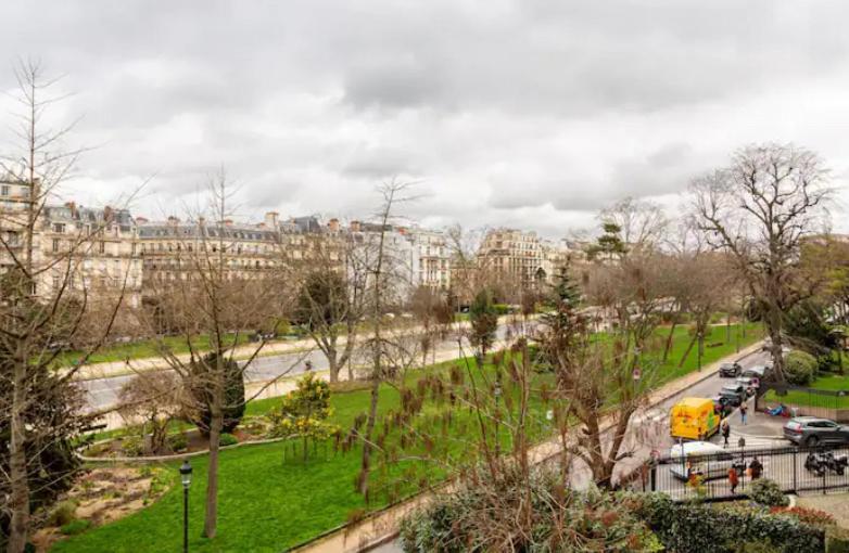 2 Bedroom Champs Elysee Appartamento Parigi